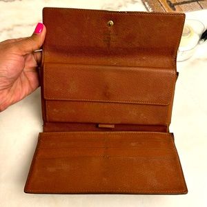 Authentic Louis Vuitton, wallet